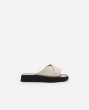 White Shoes Flattered Bea Leather Sandals | CAXMI93934