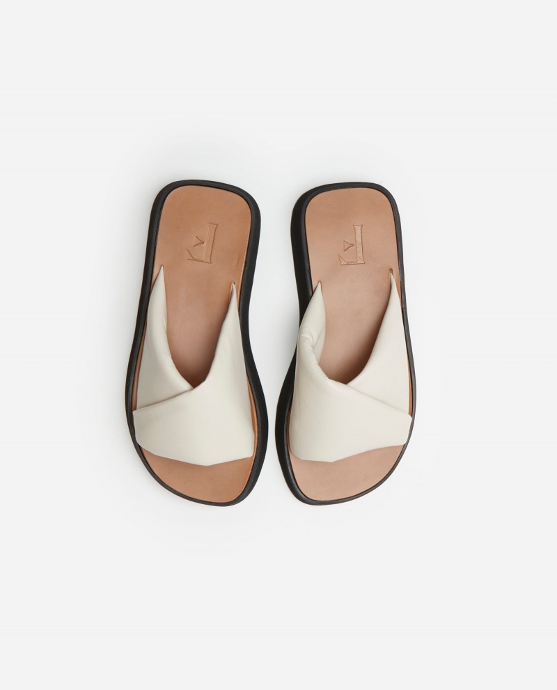 White Shoes Flattered Bea Leather Sandals | CAXMI93934