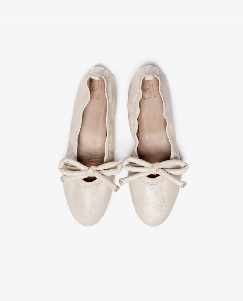 White Shoes Flattered Polly Leather Ballet Flats | CAXBR13762