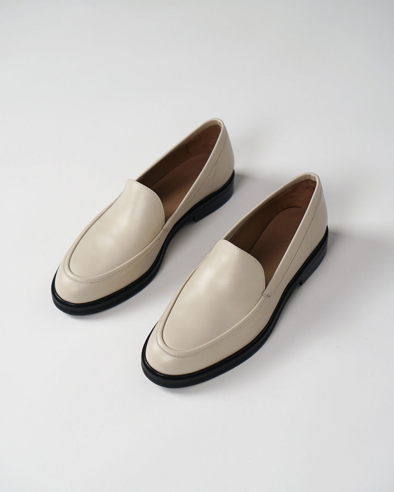 White Shoes Flattered Sanna Leather Loafers | BCASD71497